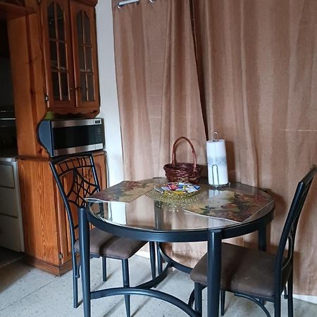 Chelsea Manor Appartement Kingston Buitenkant foto